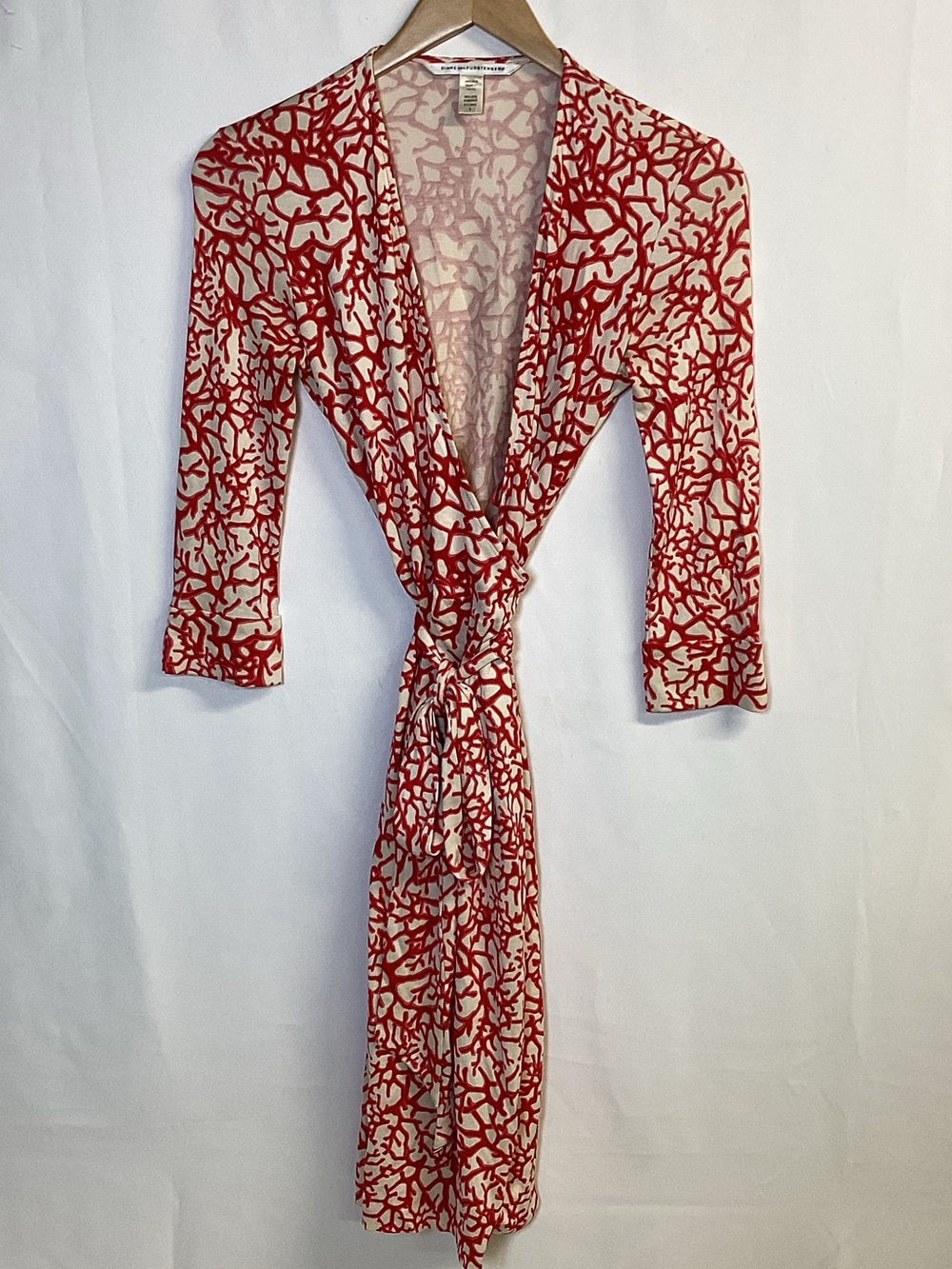 DIANE Von FURSTENBERG Pink/Red Coral Silk Wrap Dress Size 2